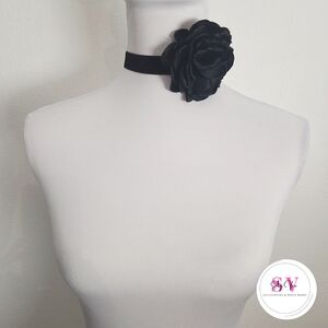 Black choker with Flower Decor